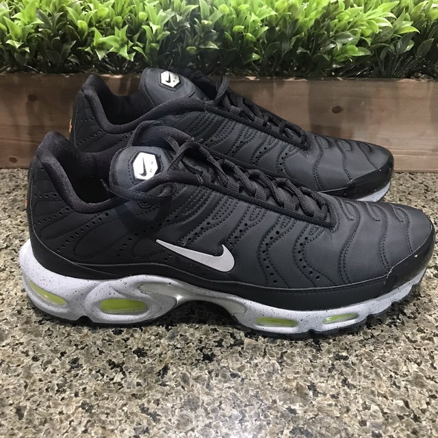 nike tn matte black