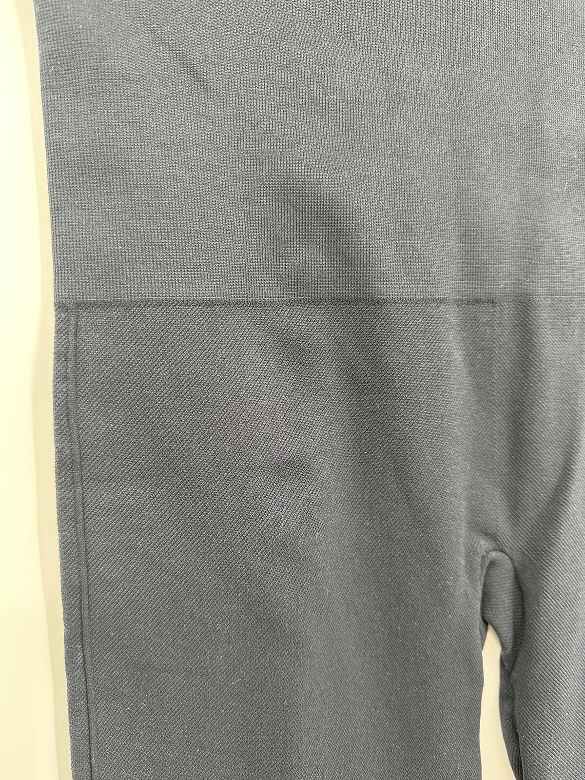 SPANX Cropped Textured Compression Shaping Leggin… - image 4