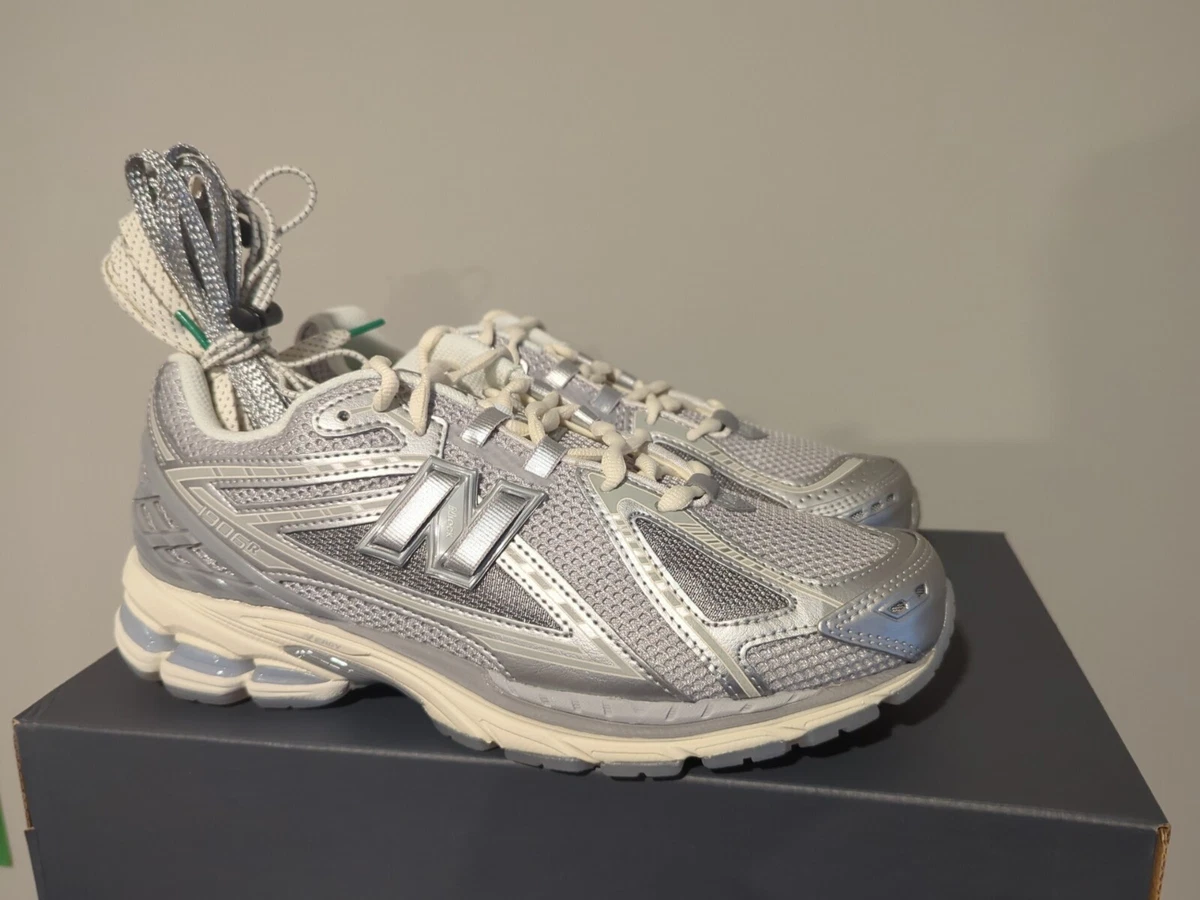 Athletic shoes black friday discount
