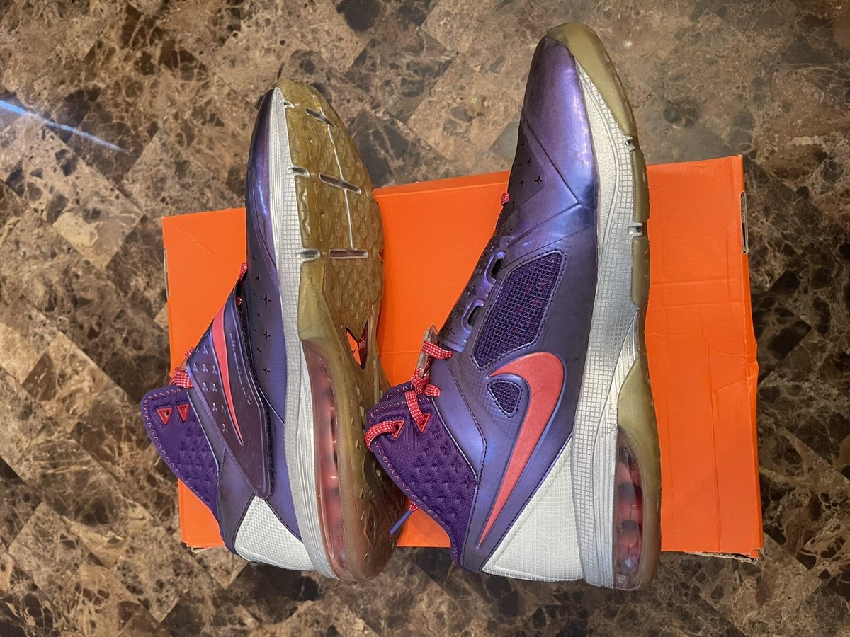 Nike CJ81 モデル Nike CJ81 Megatron Trainer Max “Megatron Action Figure