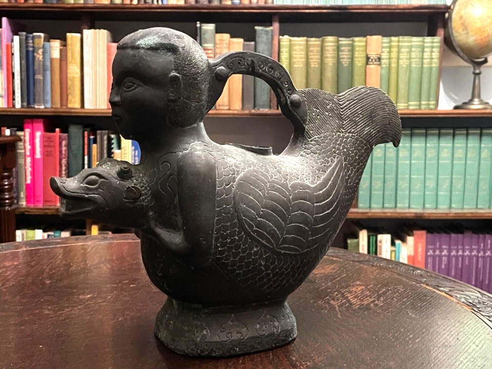 ANTIQUE BRONZE CHINESE MYTHOLOGICAL "ZUN" WINE EWER - 19th/Early 20th Century - Image 4 of 4