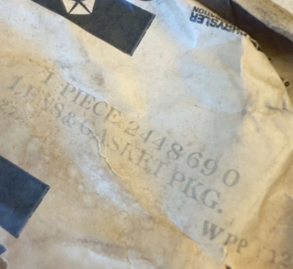 Nuevo de Lote Antiguo MoPar 1964 Chrysler Newport New Yorker 300 K Luz Trasera Par Foto 2 de 4