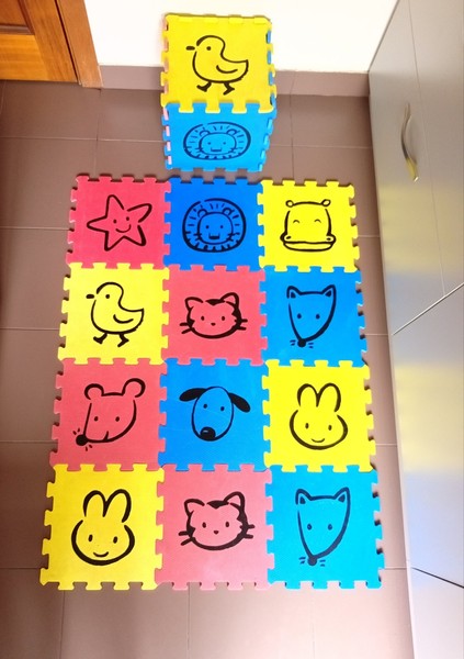 Alfombra de Juegos para Niños, 17 Cuadrados