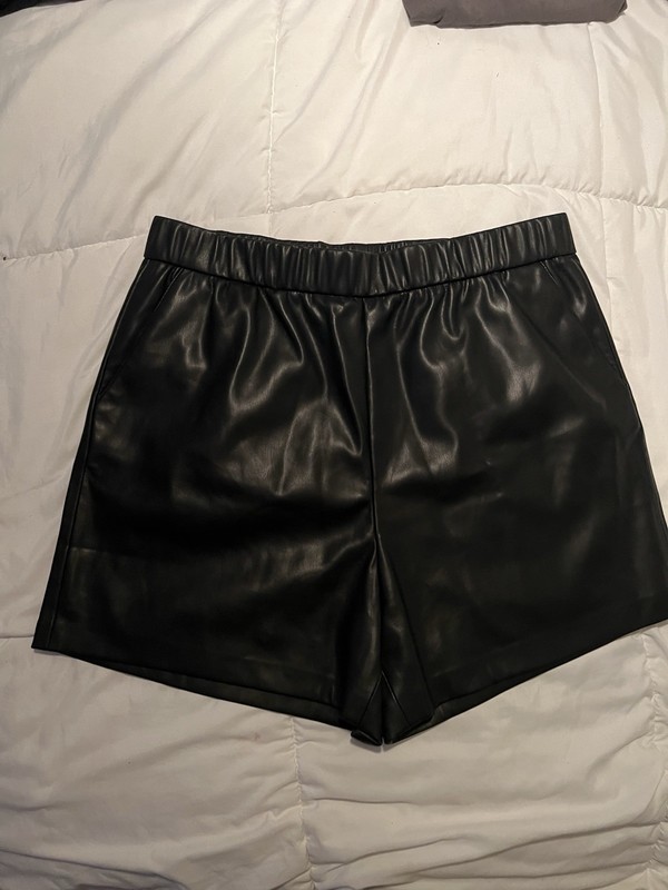 Z Supply Women's Black Shorts (Size L) Never Worn Excellent Condition