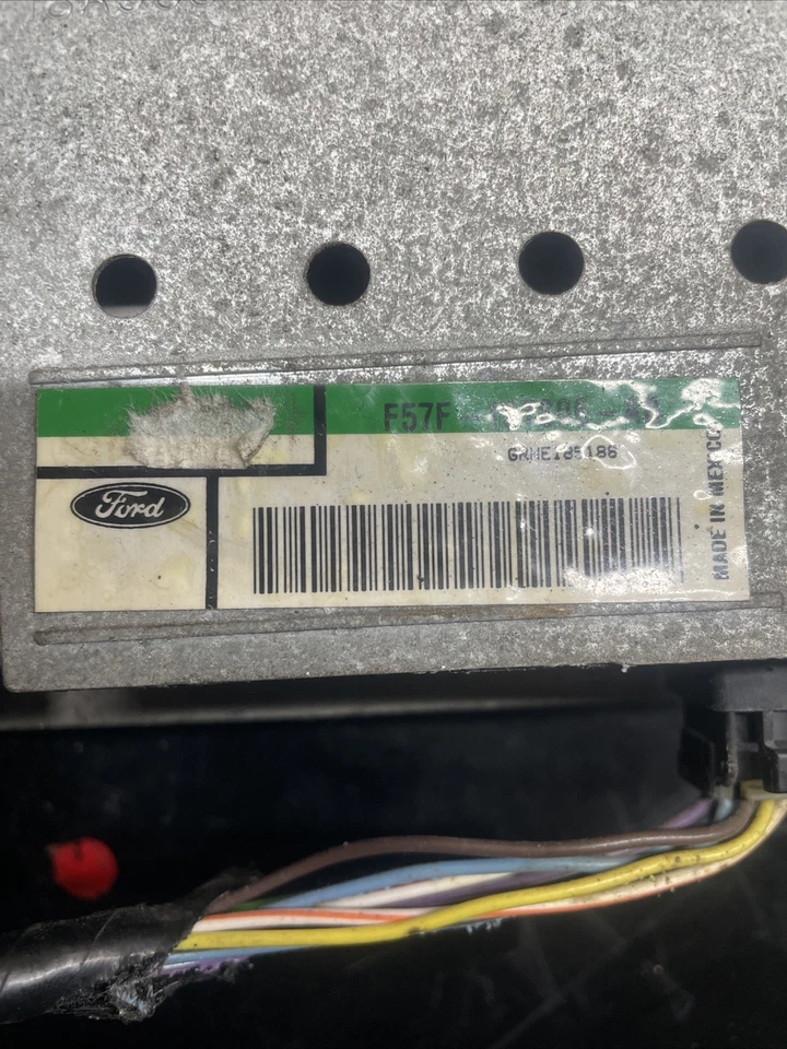Amplificador de radio estéreo Ford Explorer 1998 OEM F47F-18T806-AA Foto 2 de 4