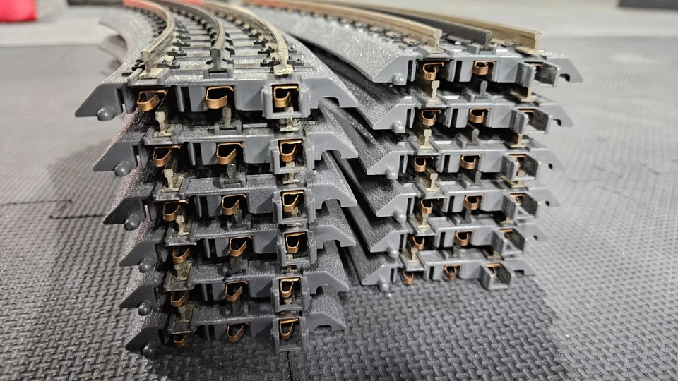 MTH 40-1042 RealTrax O-42 Curved Solid Rail Track Sections lot of 12 - Image 2 of 4