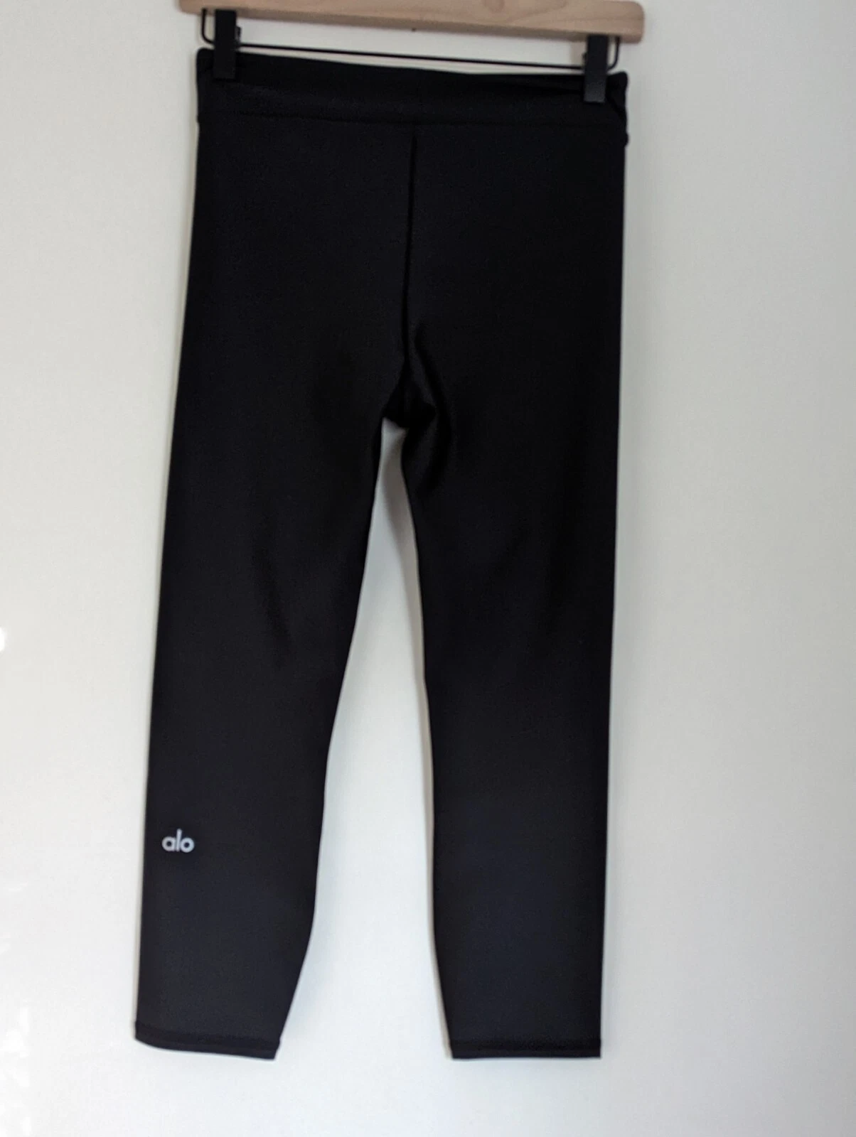 alo-yoga capri pants leggings