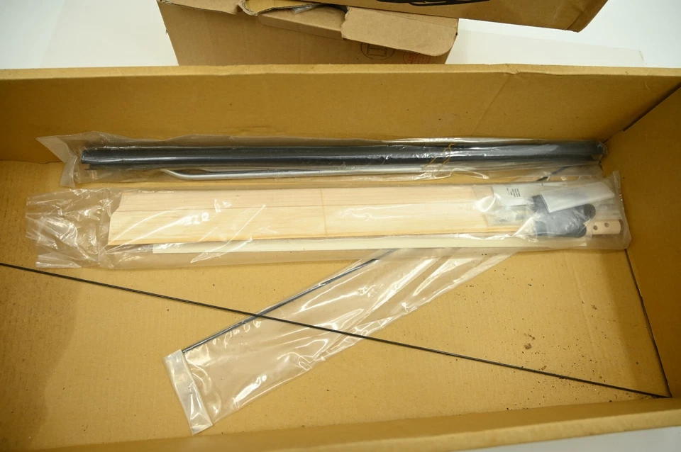 RARE JR PROPO Helicopters Ergo 30 Heli Kit NEW in Box - Image 4 of 4