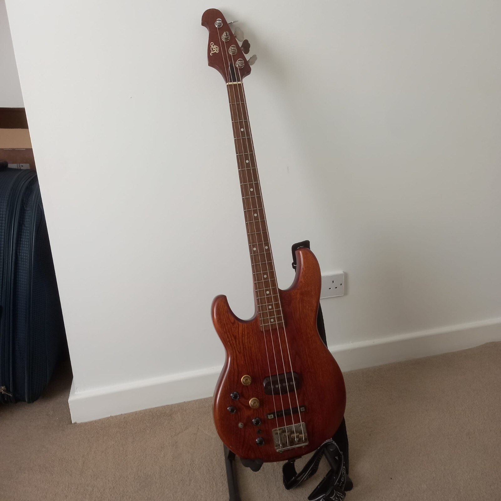 Roland G-33