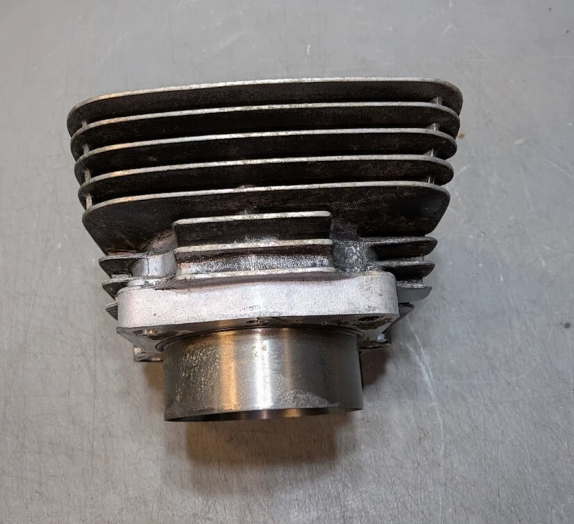 Yamaha XT550 Cylinder - Image 4 of 4