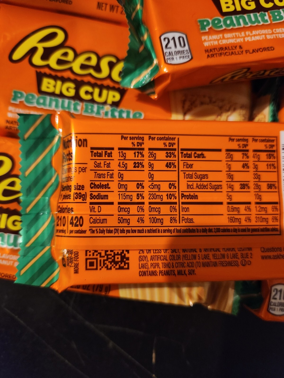 Collectable Free SHIP 8 Reeses Peanut Brittle Cups King Size New Past BB 07/23