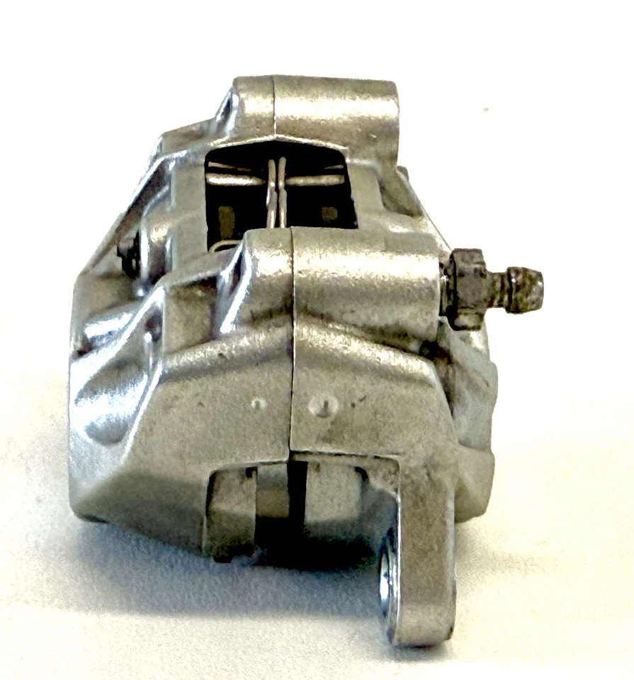 Genuine Ducati 999 1198 848 1098 OEM Brembo Rear Brake Caliper & Pads 61140291A - Image 4 of 4