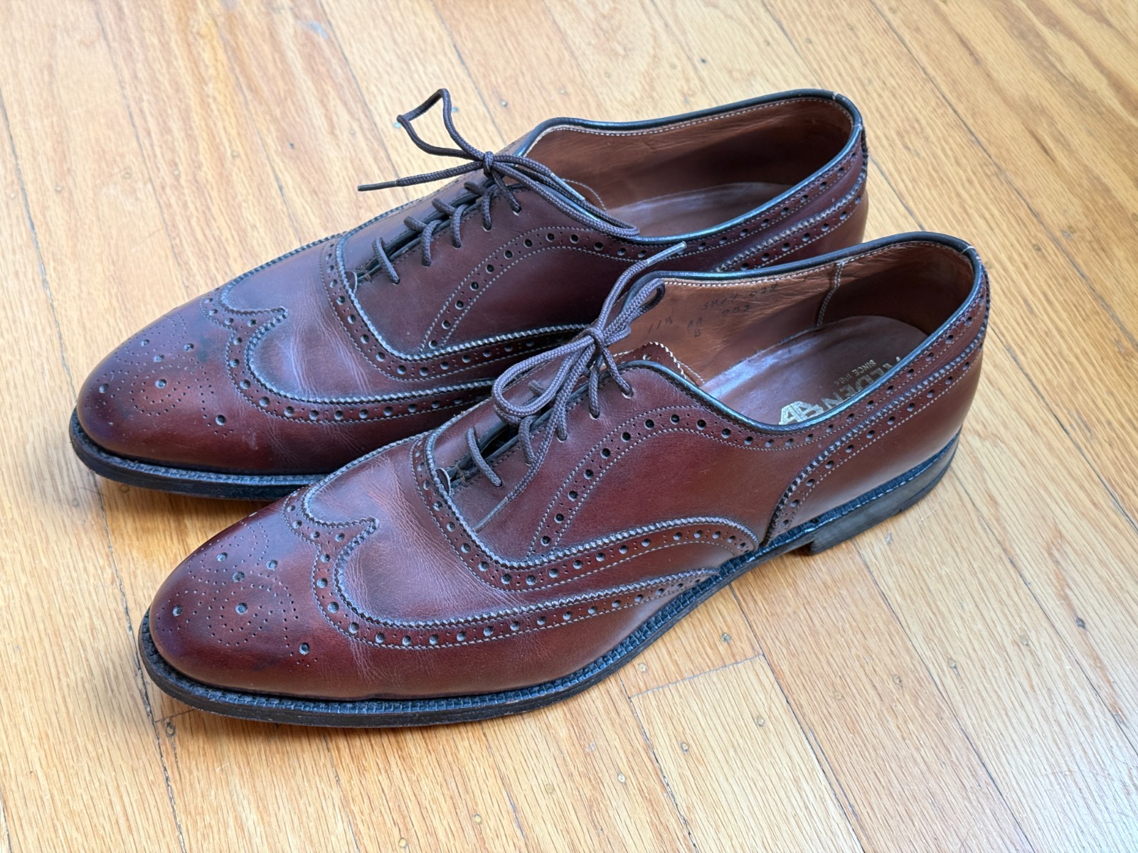 Alden 902 Dark Brown Calfskin Wing Tip Bal