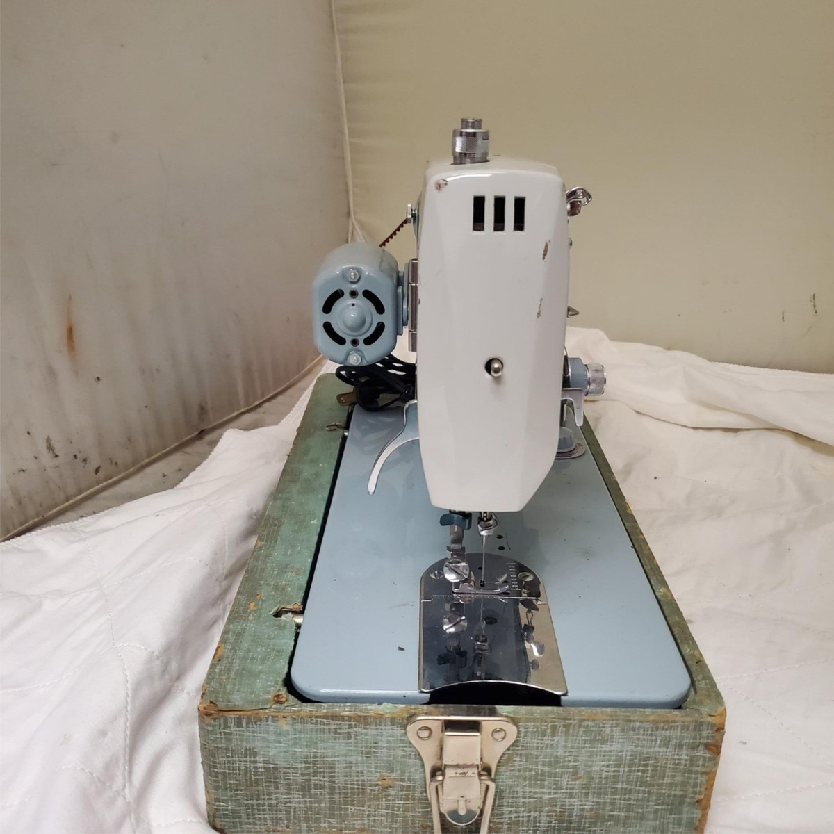 Vintage White Zig Zag Sewing Machine | eBay