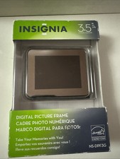 Insignia 3,5 Screen Digital Picture Frame Card Photo Open Box