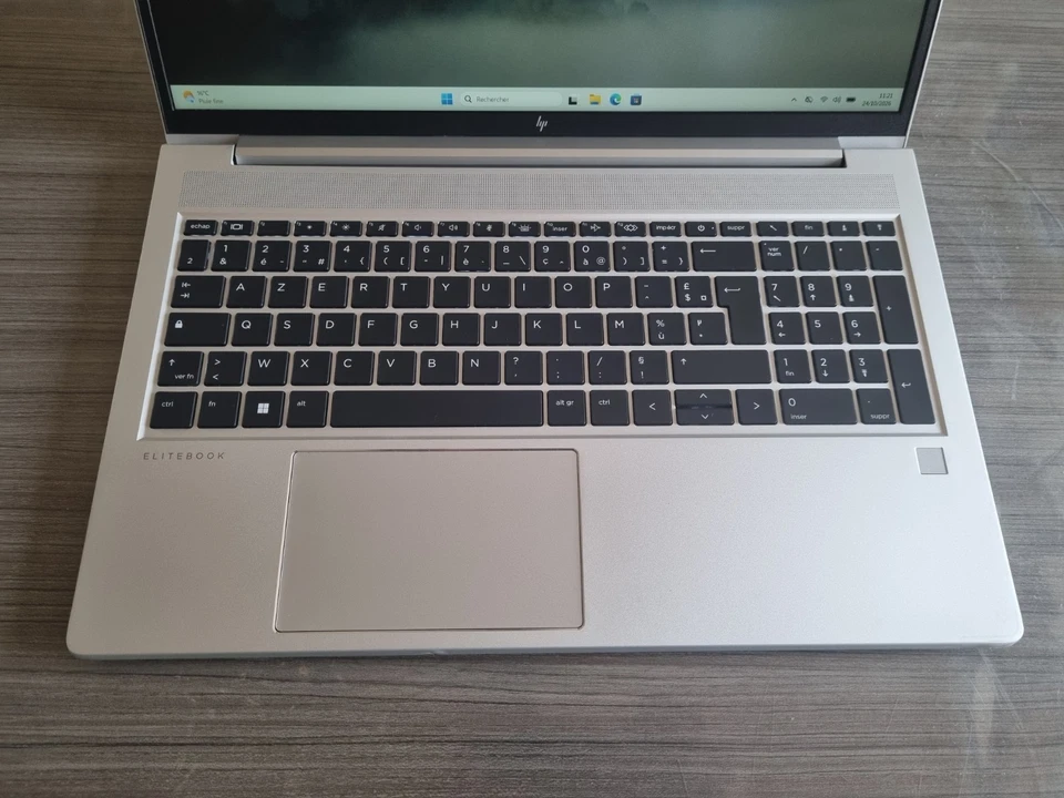 HP EliteBook 650 G9 · i5-1235U · 16GB · 256GB, photo 2 sur 5