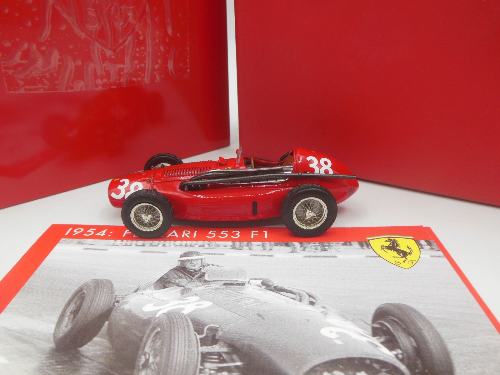 Hotwheels SF23/54 1954 Ferrari 553 F1 Supersqualo Rn 38 Spanish GP scale 1:43