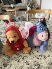 VTG 2000 Disney Store Winnie the Pooh Love Bug Firefly Pooh/Eeyore Mini Bean Bag