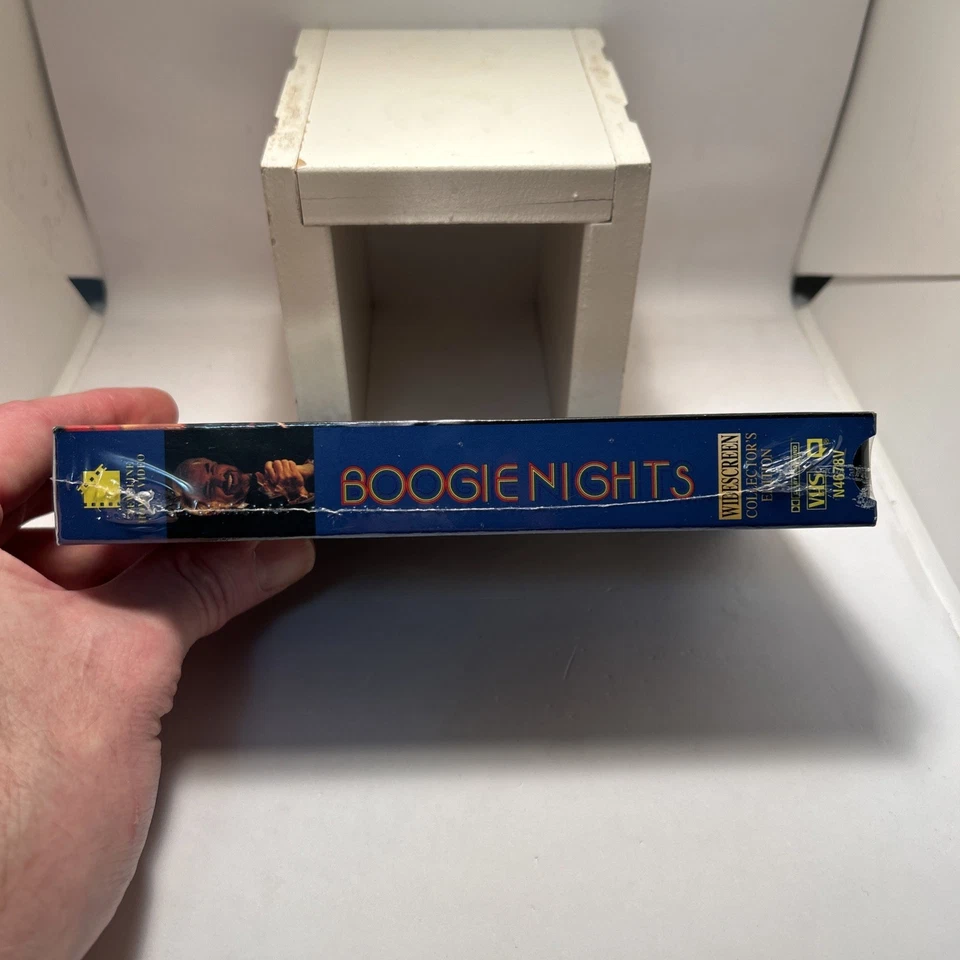 Boogie Nights (VHS, 1999 Widescreen Collector’s Edition) NEW SEALED WATERMARKS! Foto 4 de 4