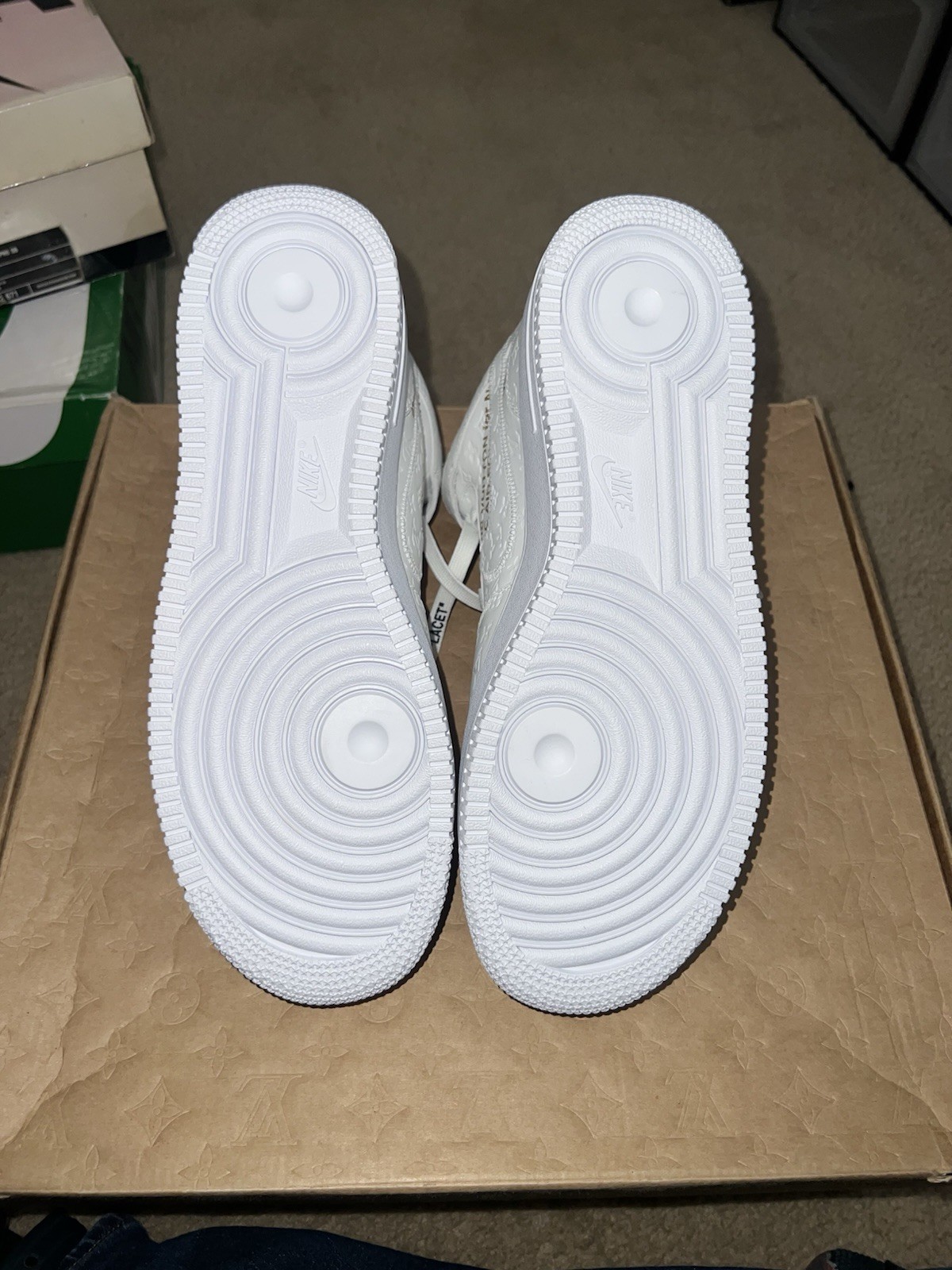 Louis Vuitton X Nike Air Force 1 Mid Triple White Size 9.5 image 3