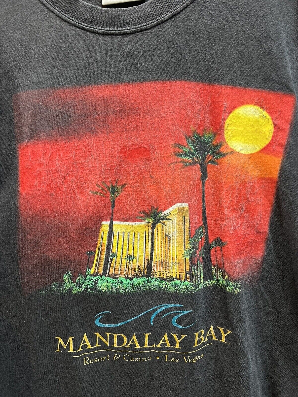 VTG 1999 Mandalay Bay T-Shirt Resort & Casino Las… - image 2