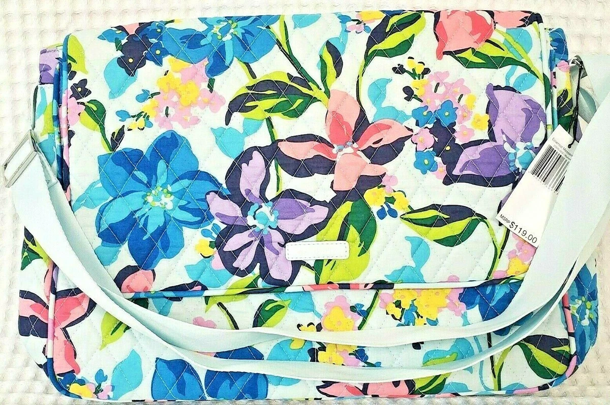Vera bradley essential messenger best sale bag