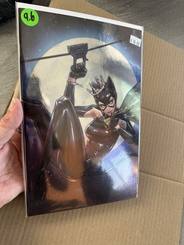 Catwoman #45 (DC, 2022) Jeehyung Lee Virgin Foil Variant NM+ - Bild 2 von 2