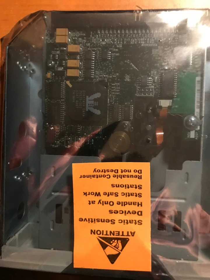 DH783 Dell Powervault 100T Internal TBU 20/40GB IDE STT2401A HH Tape Backup Unit - Image 2 of 2