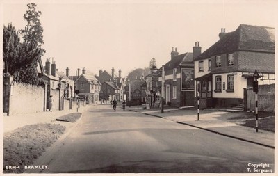 BRAMLEY, SURREY ~ EINE ALTE ECHTFOTO POSTKARTE #253816