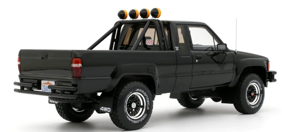 Toyota Hilux SR5 1985 Back to the Future 1/18 - OT481 OTTOMOBILE - Immagine 3 di 4