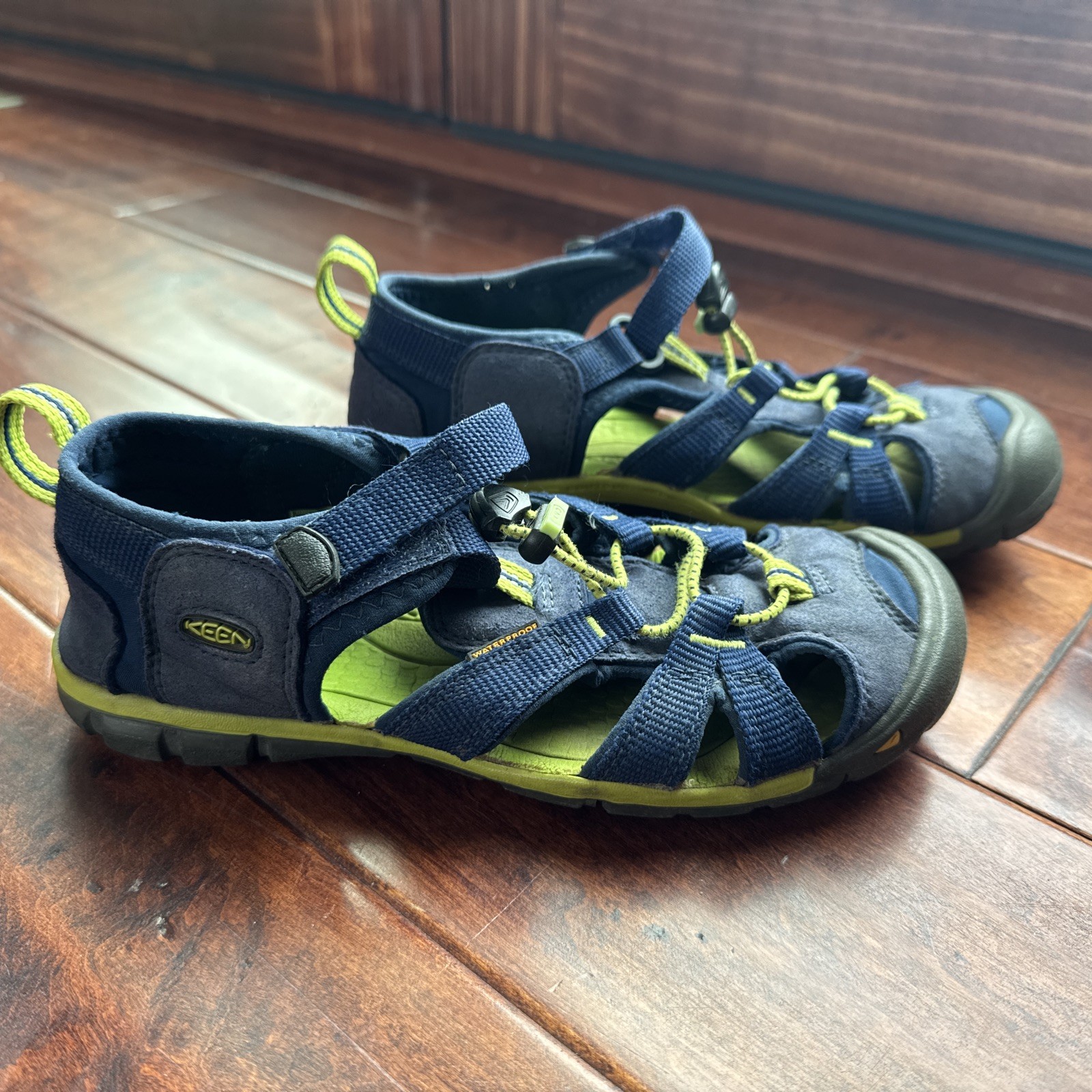 Keen Big Kids sandali elasticizzati in pizzo scarpe da acqua bambini taglia 3 blu fluo