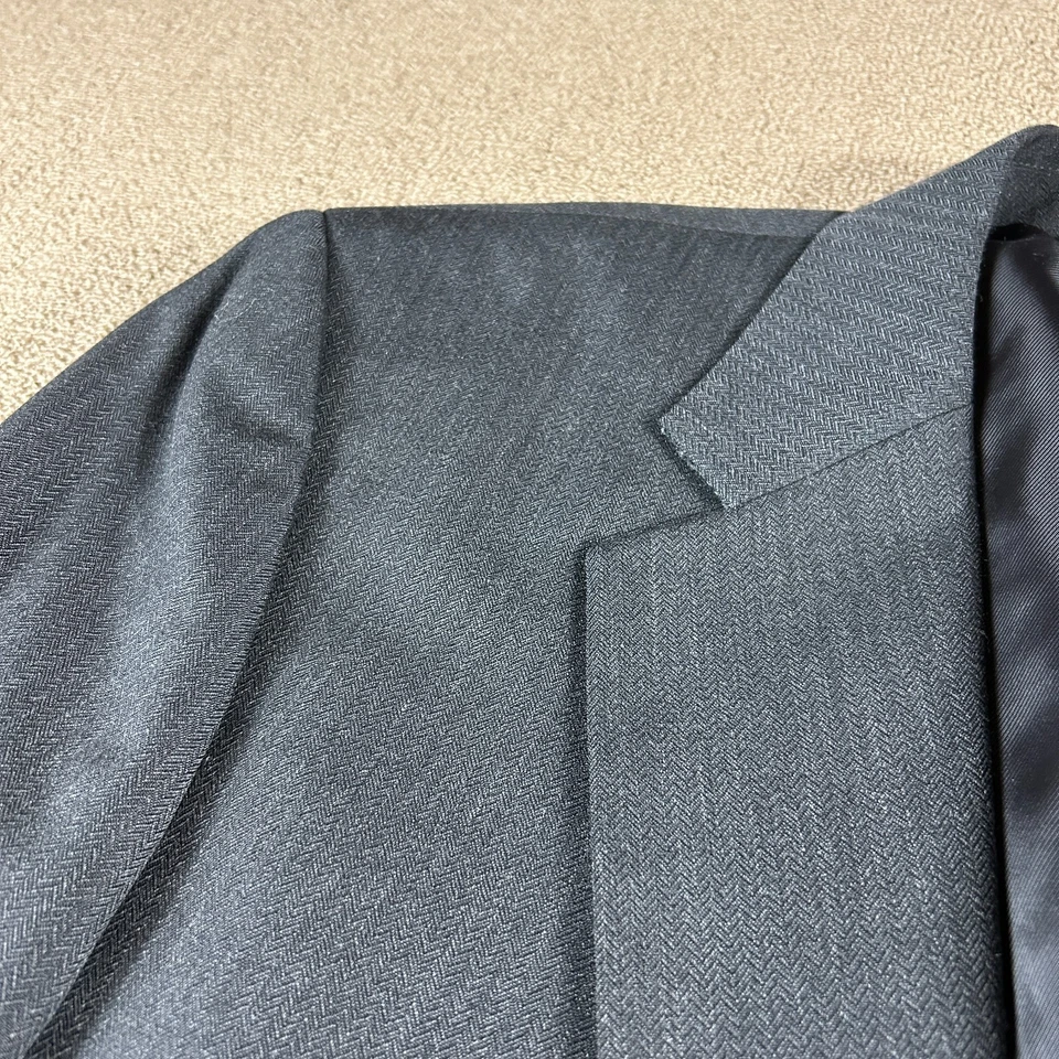 Terno masculino Bill Blass 2 peças cinza espinha de peixe tamanho 42L 34X31 - Imagem 4 de 4