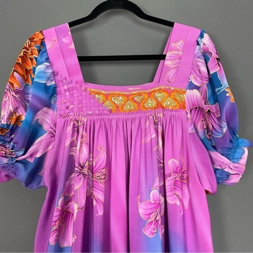 Handmade Muumuu Kleid lebendig Blumen Puffärmel Lilie Midi Pailletten Webdetail - Bild 2 von 14