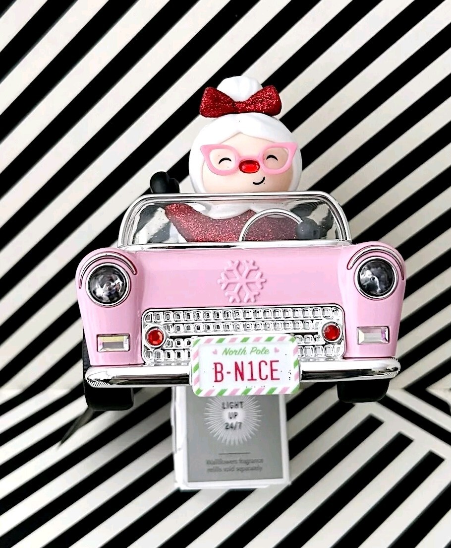 Bath and Body Works Pink Mrs Claus Christmas Wallflower Projector 2024-image