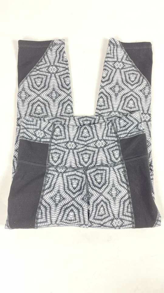 Athleta Mujer 21” Elación Pirueta 7/8 Apretada Negro Blanco Gris Talla XXS. Foto 4 de 4