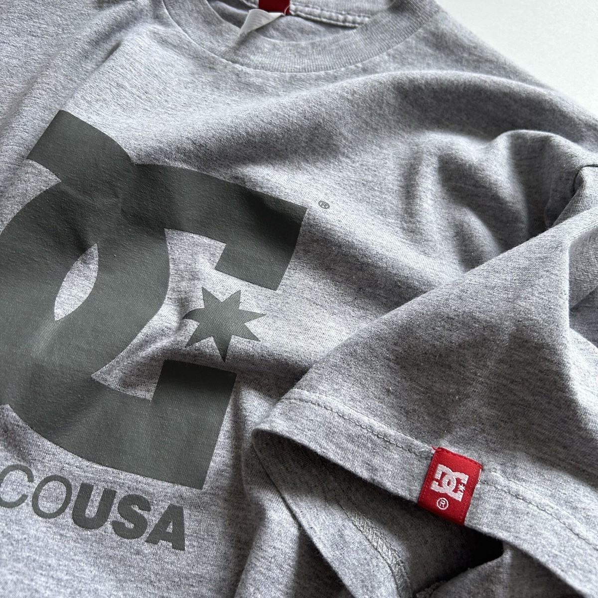 Vintage 2000s DC Shoes Co USA Skateboarding Logo T-Shirt