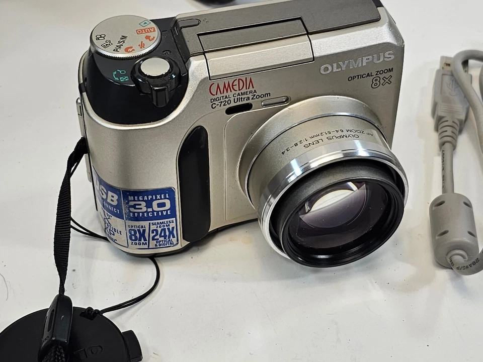 Olympus CAMEDIA C-720 Ultrazoom 3.2MP Digital Camera 8x Optical Zoom Tested - Image 4 of 4