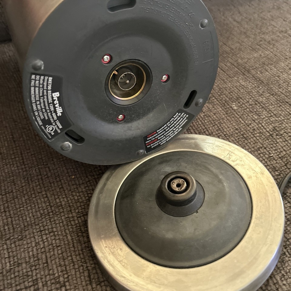 Breville Tea Kettle Brushed Stainless Steel Model BKE700 BSSUSC