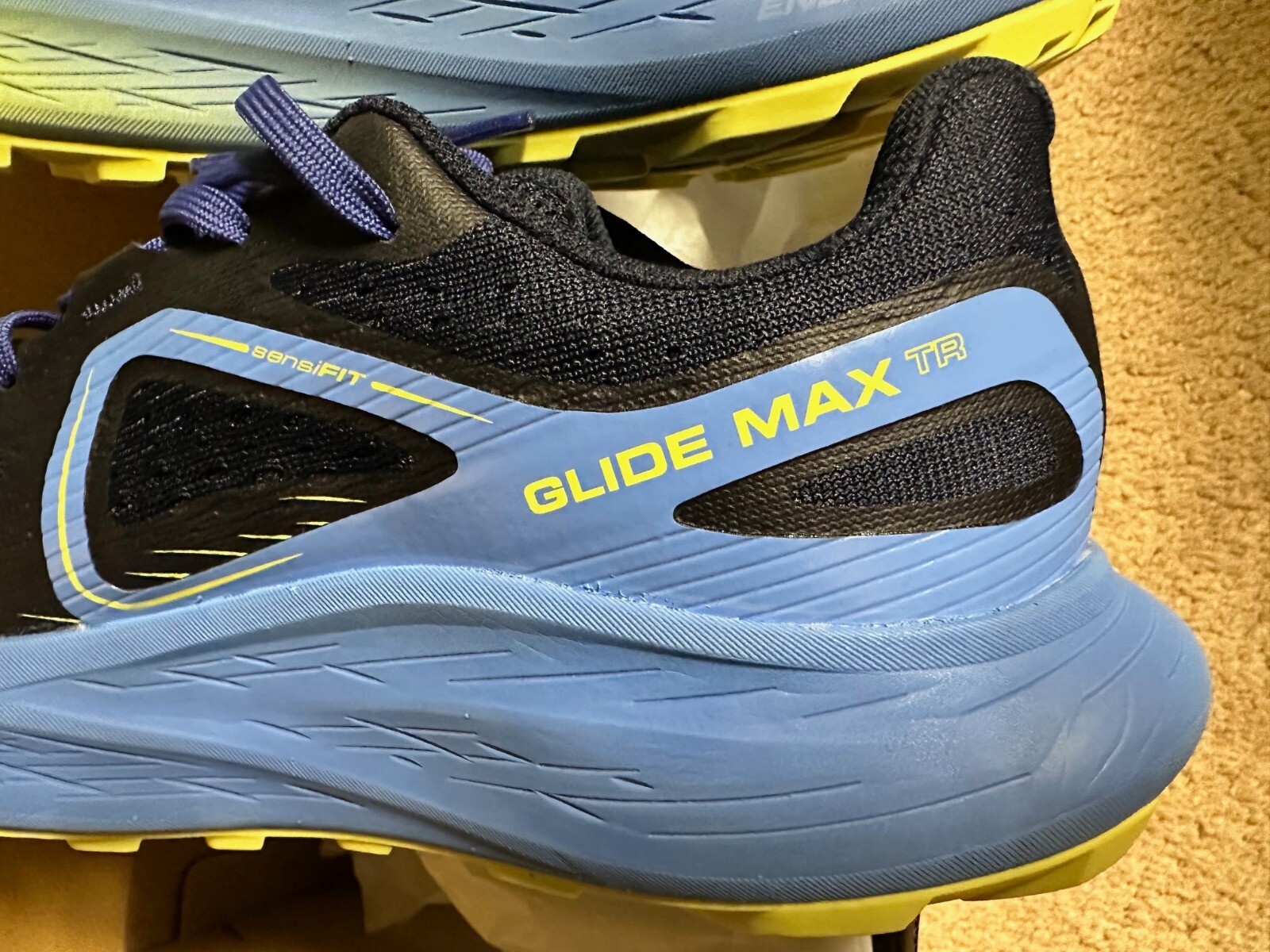 Scarpe Salomon Uomo Glide Max TR Trail Running Escursionismo Sneakers Taglia 9 Nuove