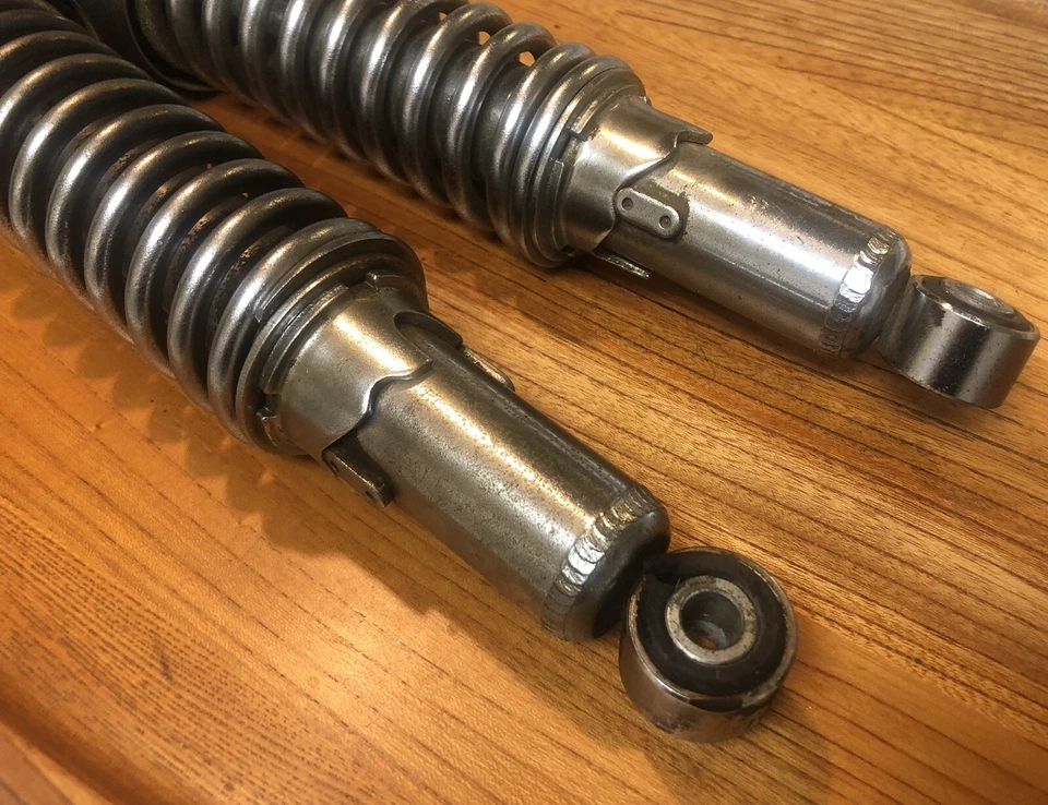 Amortiguadores traseros cromados originales Kawasaki KZ750B 1978 1979 Foto 3 de 4