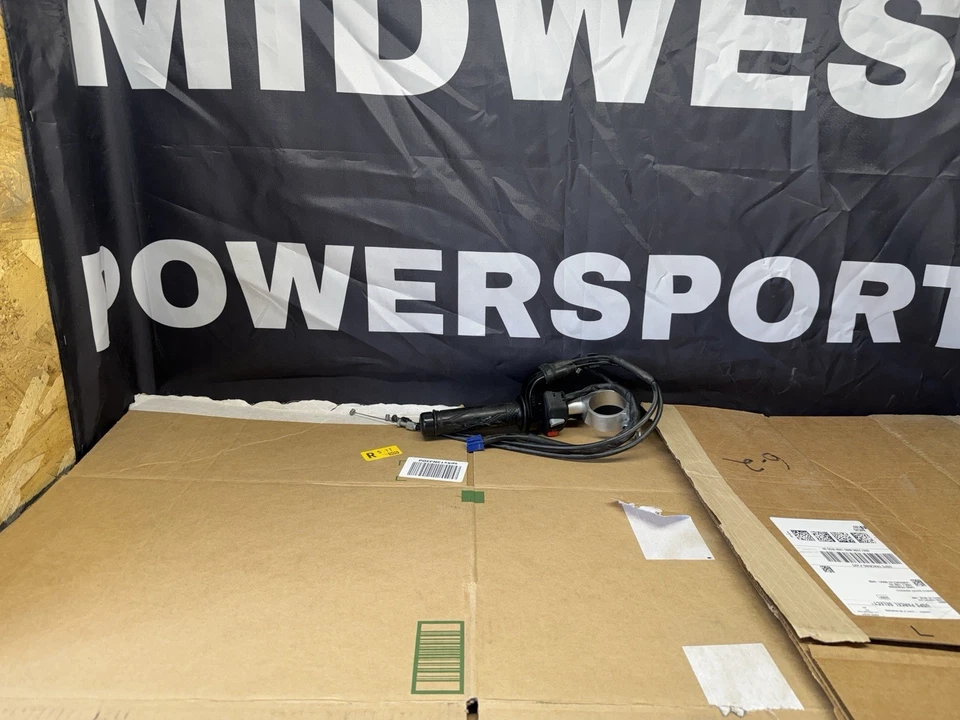 Right Clip On Handlebar 06-16 YAMAHA YZF R6 2006 2016 OEM - Image 3 of 3