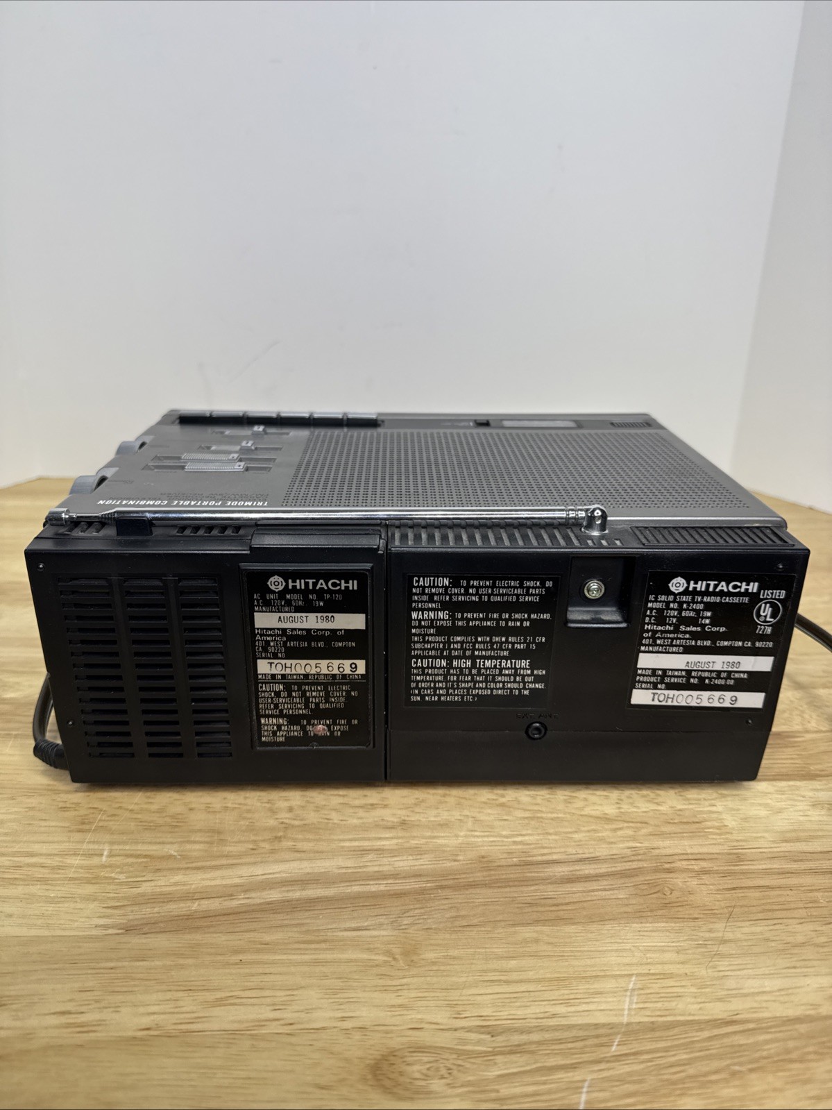 Hitachi K-2400 Vintage Trimode Portable TV/Cassette/Radio. Tested &Working