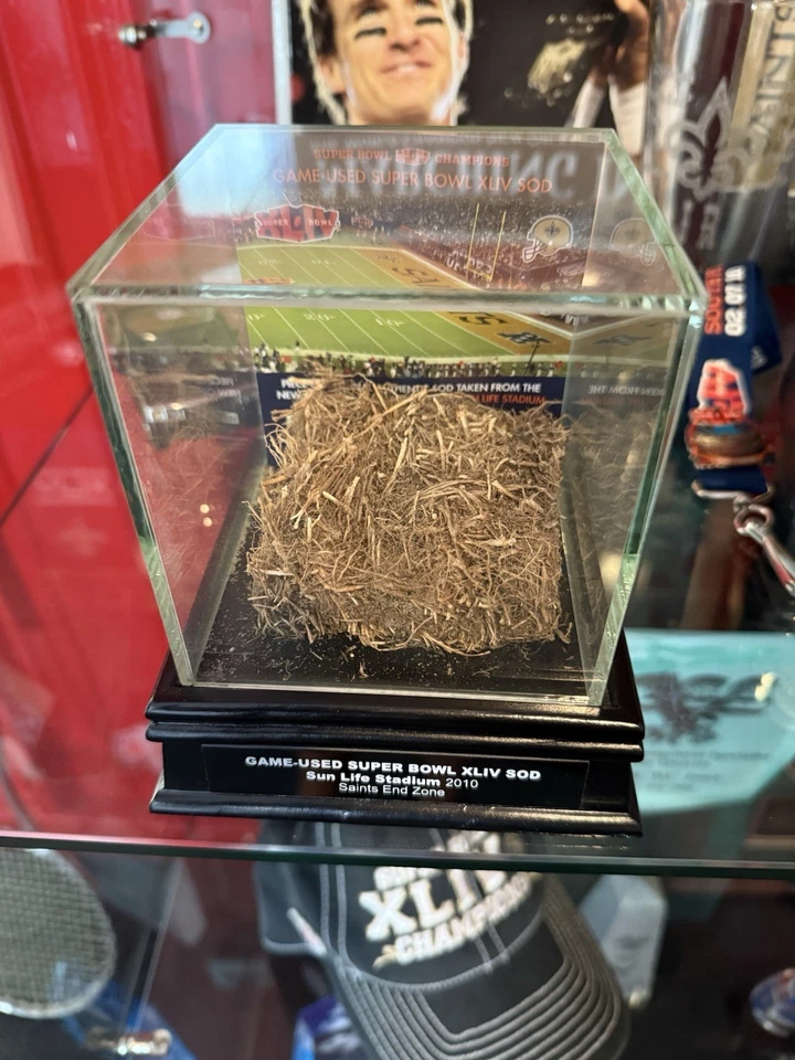 SUPER BOWL XLIV SOD GRASS USADO EN EL JUEGO NEW ORLEANS SAINTS END ZONE DRAW BREES Foto 2 de 4