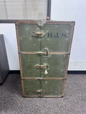 Vintage Green Steamer Trunk  and Lockable Latches With Key | BAZAR DU VOYAGE