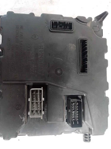 8201077405B Caja Reles/Fusibles para RENAULT KANGOO II (F/KW0) Authentiqu 526756 - Imagen 3 de 9