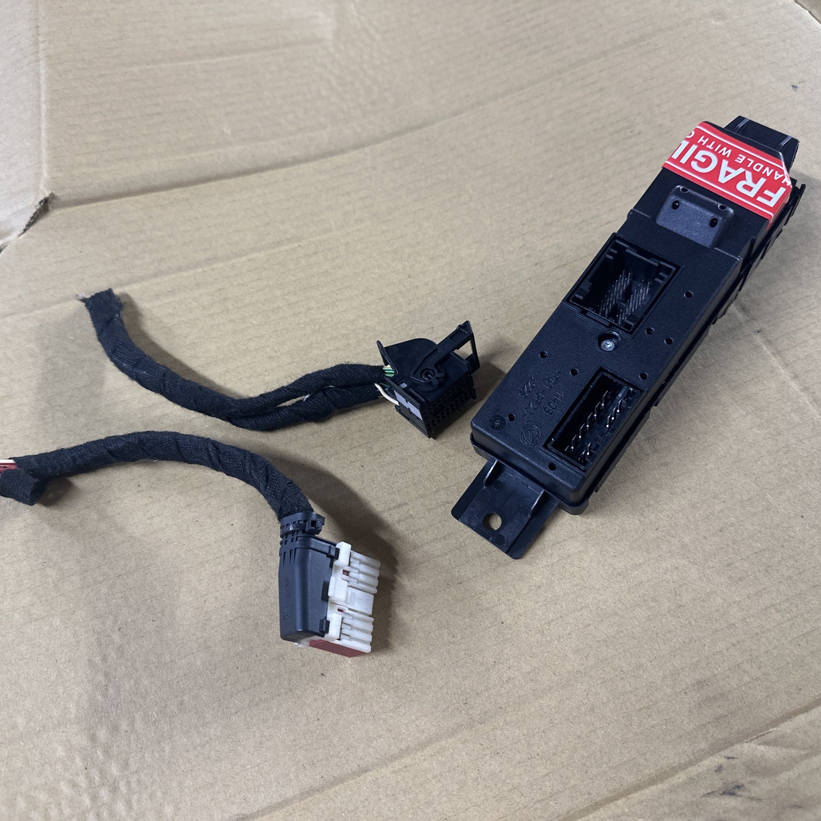 03-13 Maserati Quattroporte M139 Front Right Side Door Window Control Switch OEM
