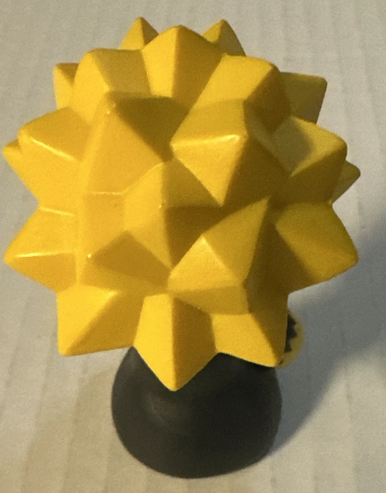 Figura Vinilo Kidrobot Treehouse of Horror Halloween Bruja Lisa Sin Sombrero Foto 3 de 4