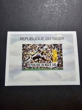 TIMBRE NIGER JEUX OLYMPIQUES DE MOSCOU BLOC N°28 NEUF ** MNH ROUSSEURS 