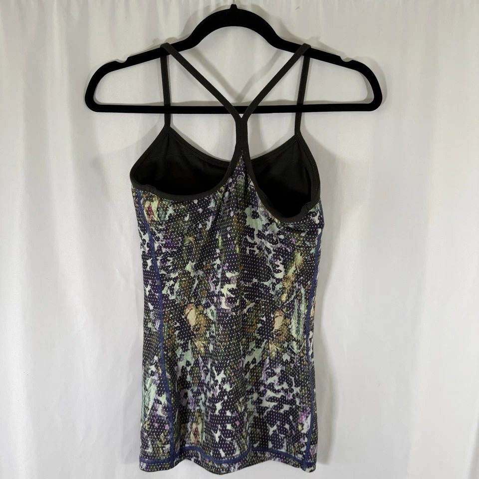 Женская майка Lululemon 6 с зеленым цветочным узором и ремешками эластичная - Изображение 4 из 4