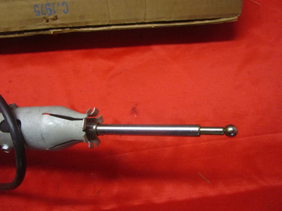 Ford Thunderbird 1969 antena de radio para radio am solo nos Foto 4 de 4